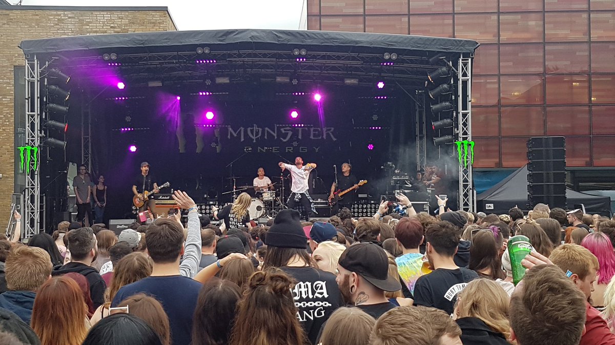 KrisProwse182's tweet photo. When 10 years of waiting is everything you hoped it would be! Thank you @thecutetweet for 2 incredible shows!! #SDF17 #Islington #CIWWAF https://t.co/d2ik5ye9bF