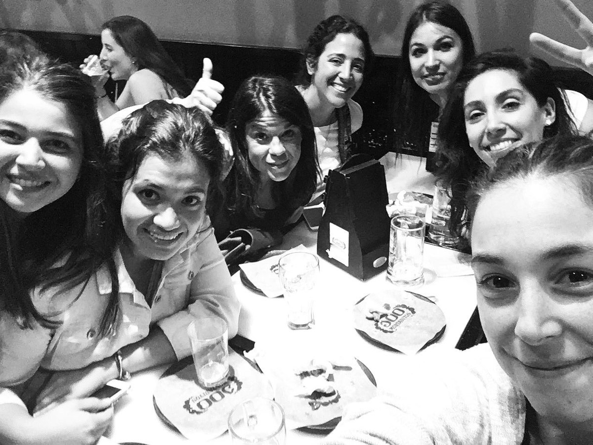 magicdorado's tweet photo. El #offline lo pasamos en los @100montaditos 🤣😍#cuentaregresiva😫 https://t.co/2Z81cPsim1