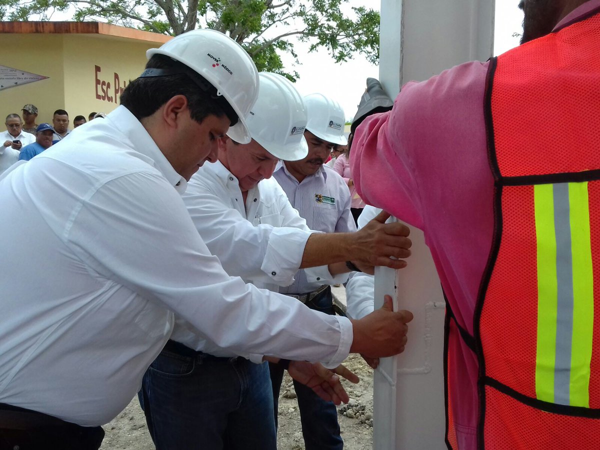 PelucoMx's tweet photo. Con mis compañeros legisladores federales dando inicio a obras del ramo 23 en el municipio de Aldama. https://t.co/75BRheTxLv