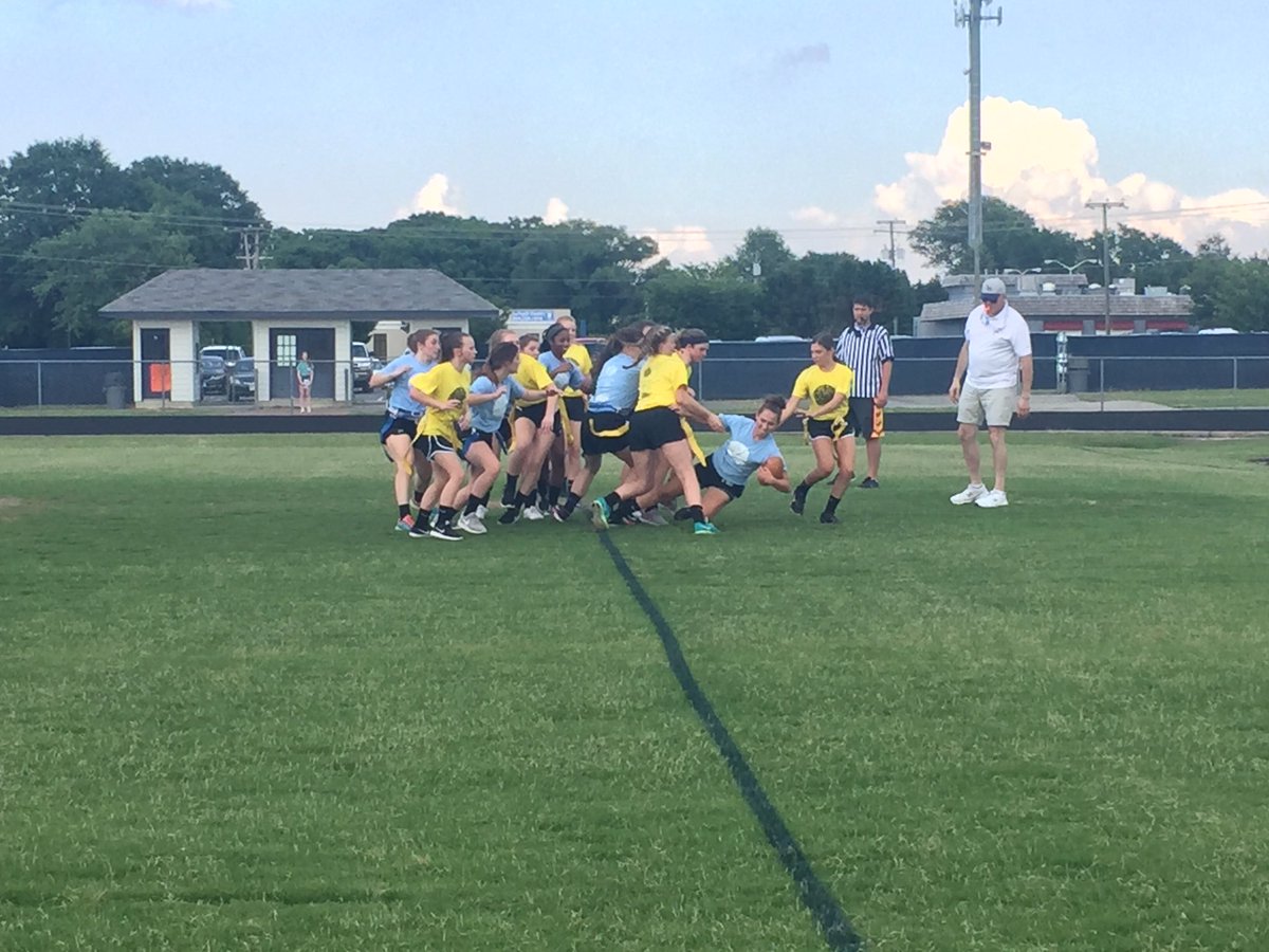 M_villeHS's tweet photo. Frosh vs Soph Powderpuff game! Sophs win 28-7. Both teams were great sports. #awesomeldstudents https://t.co/USyPp92e3S