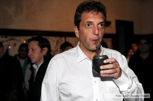 Hijitus2021's tweet photo. Como que el Diputado @SergioMassa.. OTRA VEZ no fue a Trabajar hoy ? Habia Sesion Diputado... SE LE PAGA PARA ESO. #OndeAnda? https://t.co/K15Pd8ManZ