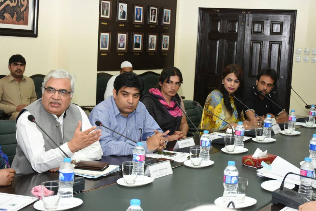 uzmafdi's tweet photo. Team #fdi at #natioanl #taskforce meeting on transgender persons human rights in Pakistan https://t.co/3ZGPSw8DaO