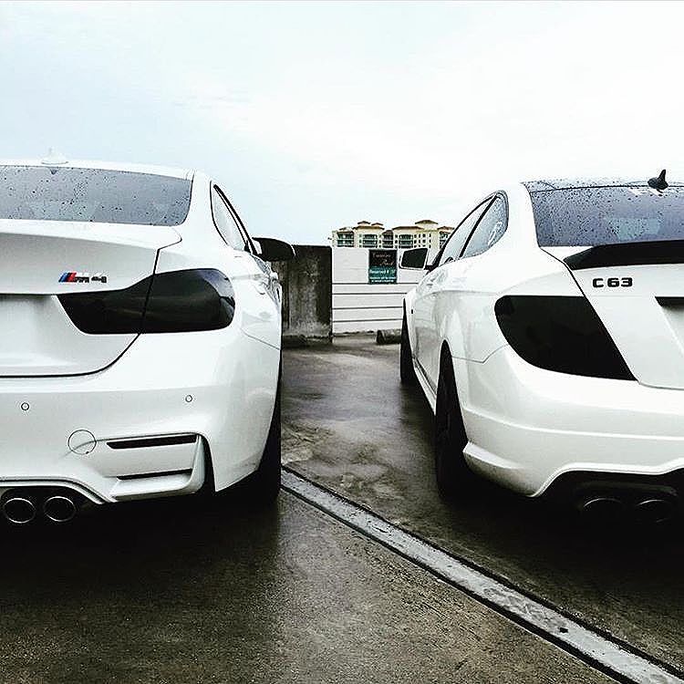 HappyDriving_'s tweet photo. #BMW vs #Mercedez - who you got? https://t.co/49kmYZGFkF