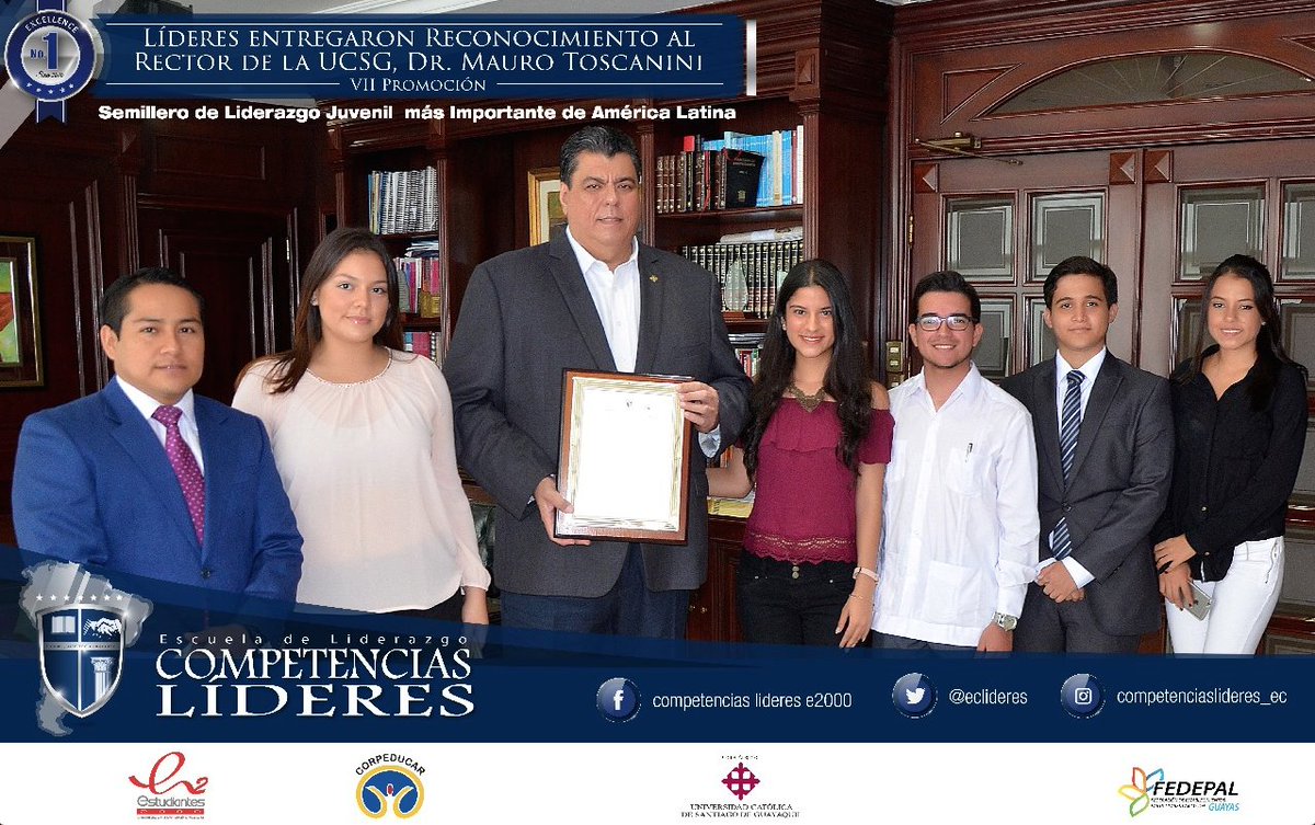 ECLideres's tweet photo. Líderes de la #VIIProm entregaron reconocimiento al rector de la @ucatolicagye Dr. Mauro Toscanini. https://t.co/vph8WDXvQk