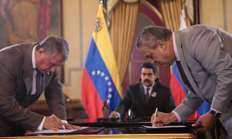 PartidoPSUV's tweet photo. ¿Alianza petrolera entre Rusia y Venezuela es un problema de seguridad para EEUU? https://t.co/ddZXk3V7A4 https://t.co/1tN0ibCqOx