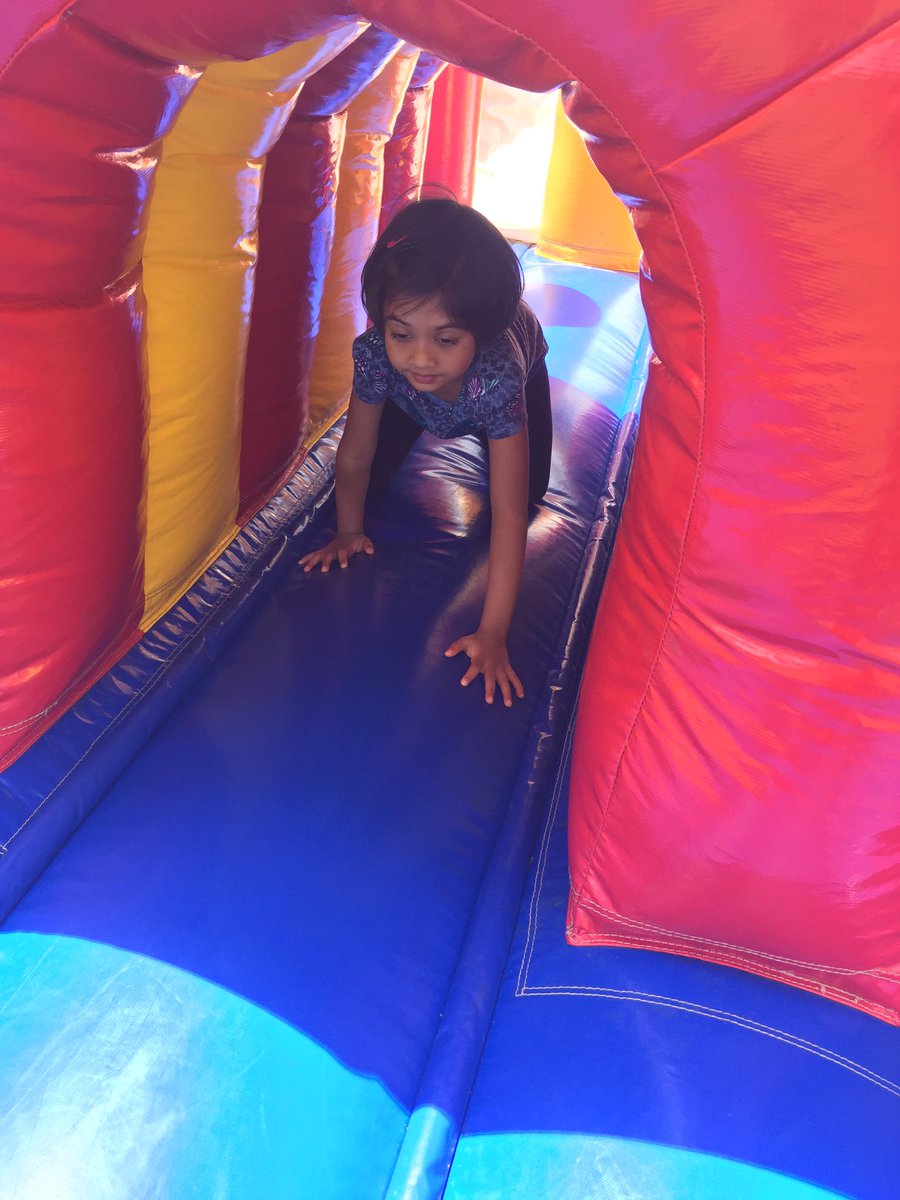 SpauldingPreK's tweet photo. We enjoyed our last day of pre-k with a bouncy house and popsicles! #d56achieves #lastdayofschool  @d56achieve https://t.co/S4pxL3sRp0
