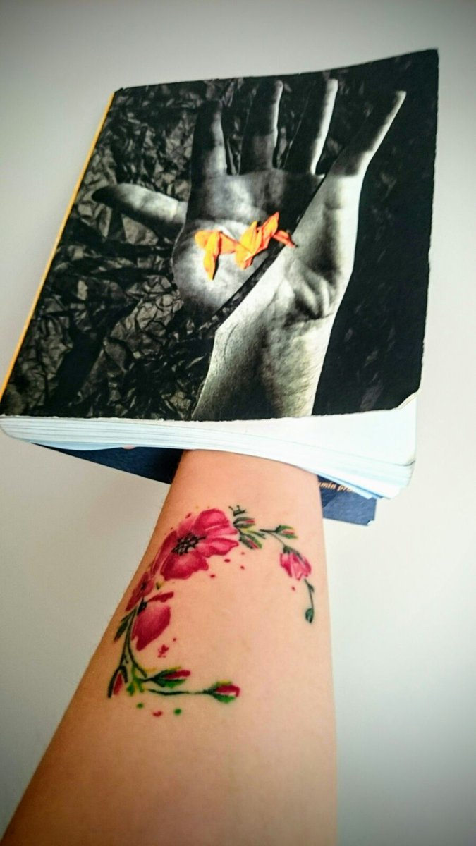rafiscarpediem's tweet photo. Necesitaba su mano y me tendió su brazo #UnInviernoSinSol #EscandarAlgeet en mi #Salitre41 Después del invierno siempre irrumpe la primavera https://t.co/tFwqfRNWOq