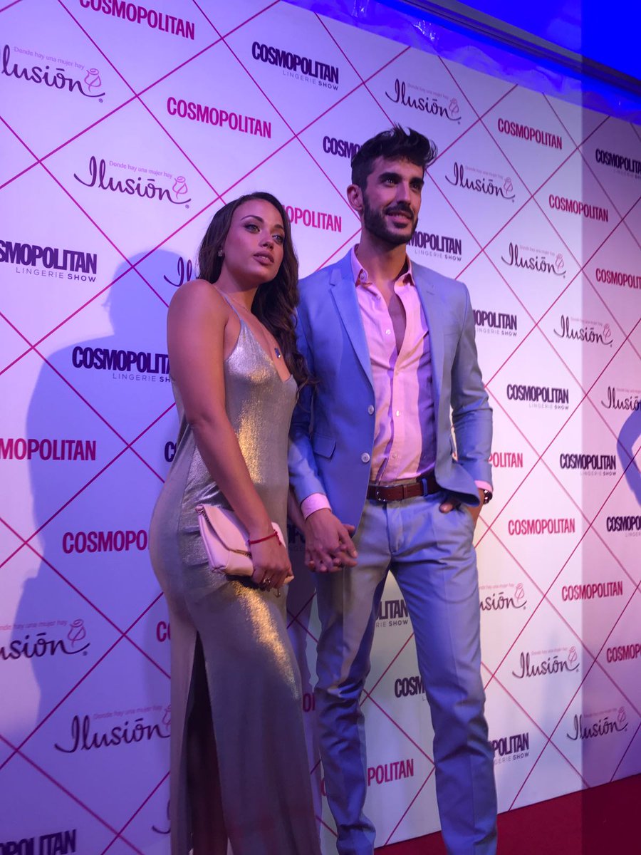 MafaeAM's tweet photo. Presentes @fabiolagdo @BrandonPeniche @GeraldineBazanO @PedroPrietoTv en la alfombra roja de #CosmoFashionNight #TalentoLineUp https://t.co/URmGhYjCQw