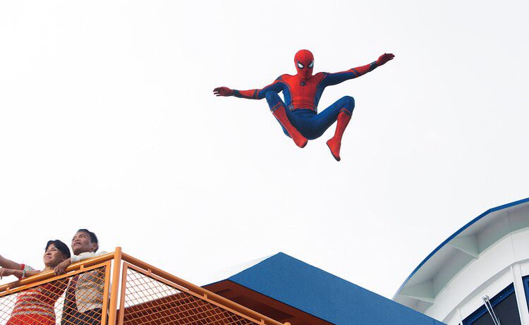 ProjetoTeioso's tweet photo. Novos stills de #SpiderManHomecoming mostram Zendaya como Michelle e o Homem-Aranha em ação! https://t.co/SuNs6jQSVO