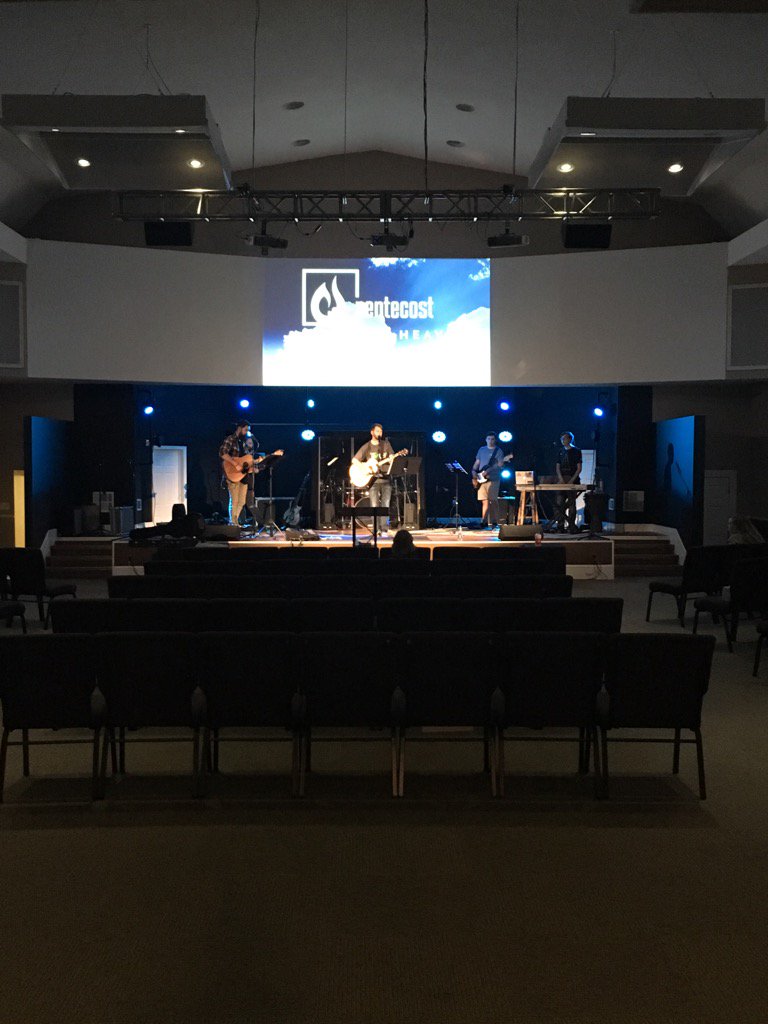 RichieBeeler's tweet photo. My favorite part...waiting here for You. #Pentecost17 https://t.co/8072CP5r0J
