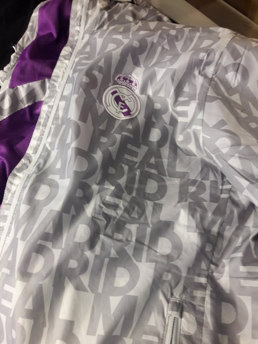 ¡RT! Si quieres la espectacular campera merengue #FutbolTotalDIRECTVRealMadrid ¡Vamos!