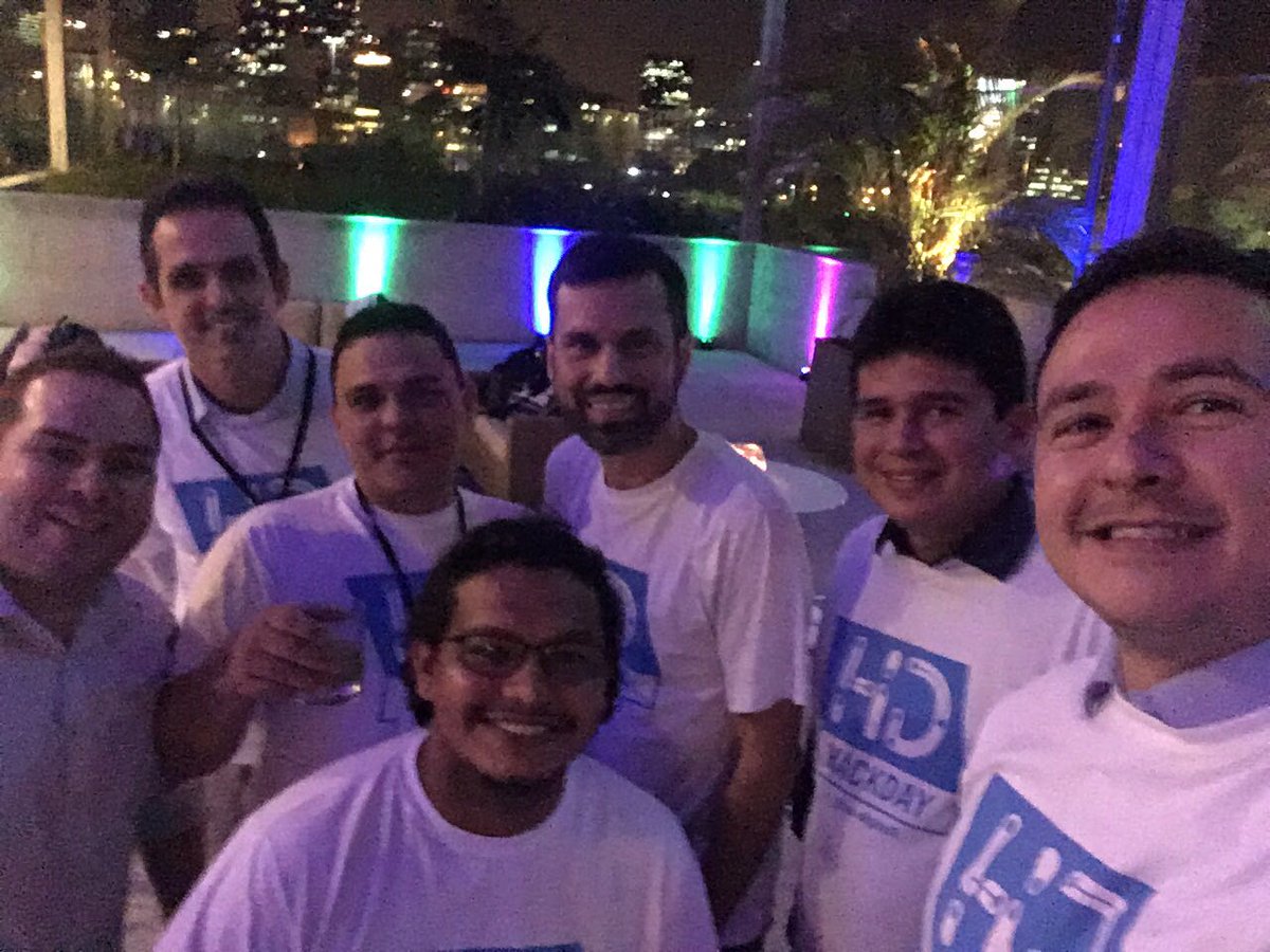 pr02nl's tweet photo. #HackDay #EresDigital https://t.co/9ED0ozCqMs