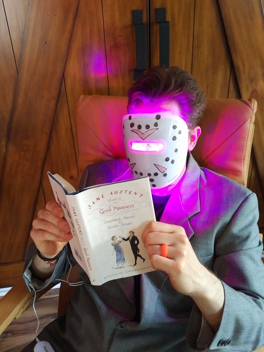 Urbasmblog's tweet image. @Neutrogena Light Therapy Mask just for girls?
We think not!
urbasm.com/2017/05/high-t… …