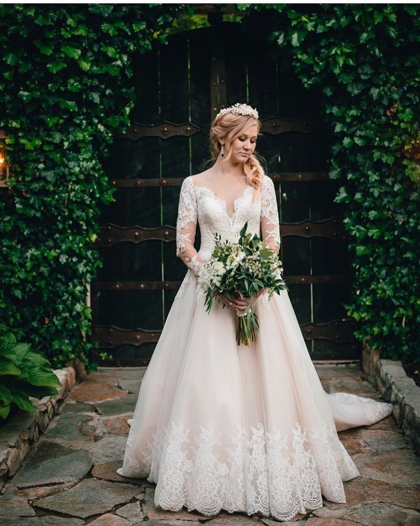 WadleyFarms's tweet photo. Loving this photo 😱💕💕 .
.
.
.
.
.
.
.
.
#wadleyfarms #weddingvenue #utahweddingvenue #utahweddingvenues #bride #gr… https://t.co/t4Zn55GMUf https://t.co/5RlkOO7yGw