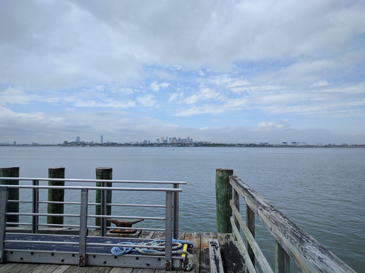 S_OConnor_'s tweet photo. I've got a sunburn and countless bug bites... it was all worth it though, to help @ThompsonIsland #techgivesback  #ctctlife https://t.co/zVGyAtDnPc