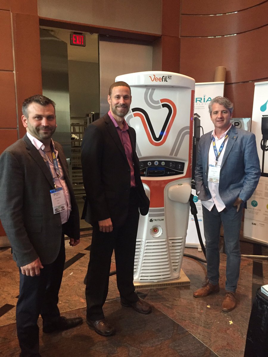 Astriatech's tweet image. Astria Technologies a dévoilé sa borne rapide Tritium au EVVE2017 à Toronto ce matin