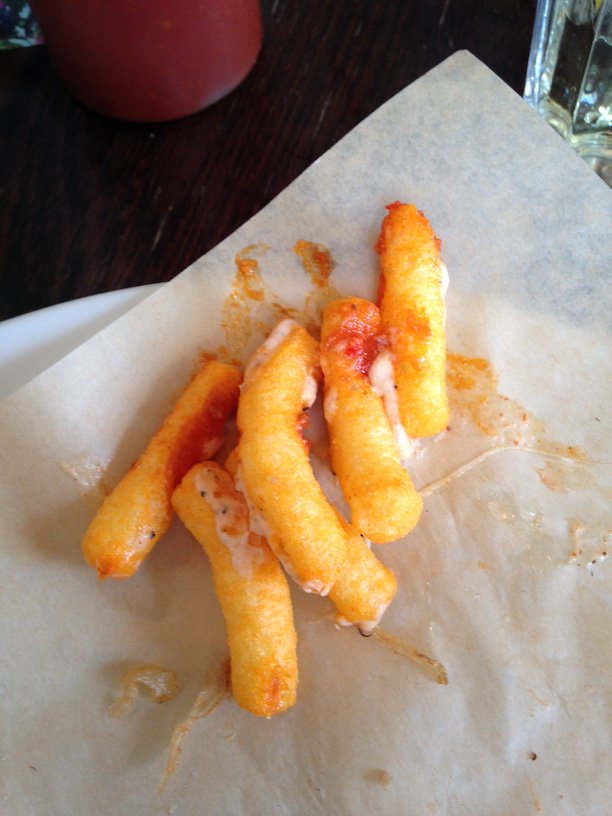 DrCraigAEvans's tweet photo. #InManchester, UK, a Bacon Cheese Burger has cheese puffs IN THE BURGER. Who knew? https://t.co/PMDH0FCXT2