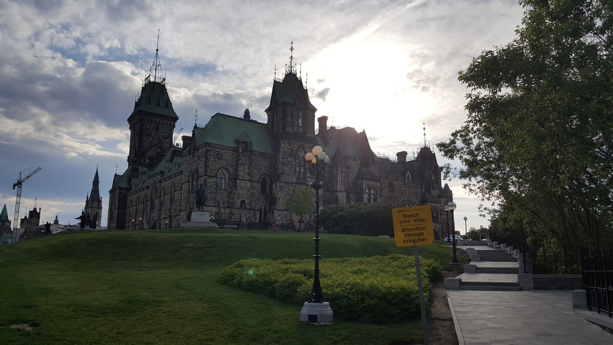dmiskimmon's tweet photo. Grade 8 Bengals in Ottawa!@ArdaghBluffsPS https://t.co/hEic6zkF5a