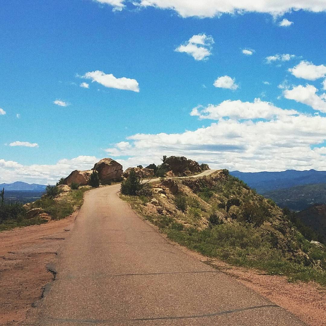 Daily Destination: Skyline Drive - This road isn't for the faint of heart. ow.ly/enrh30cabHo #Colorado #CanonCity