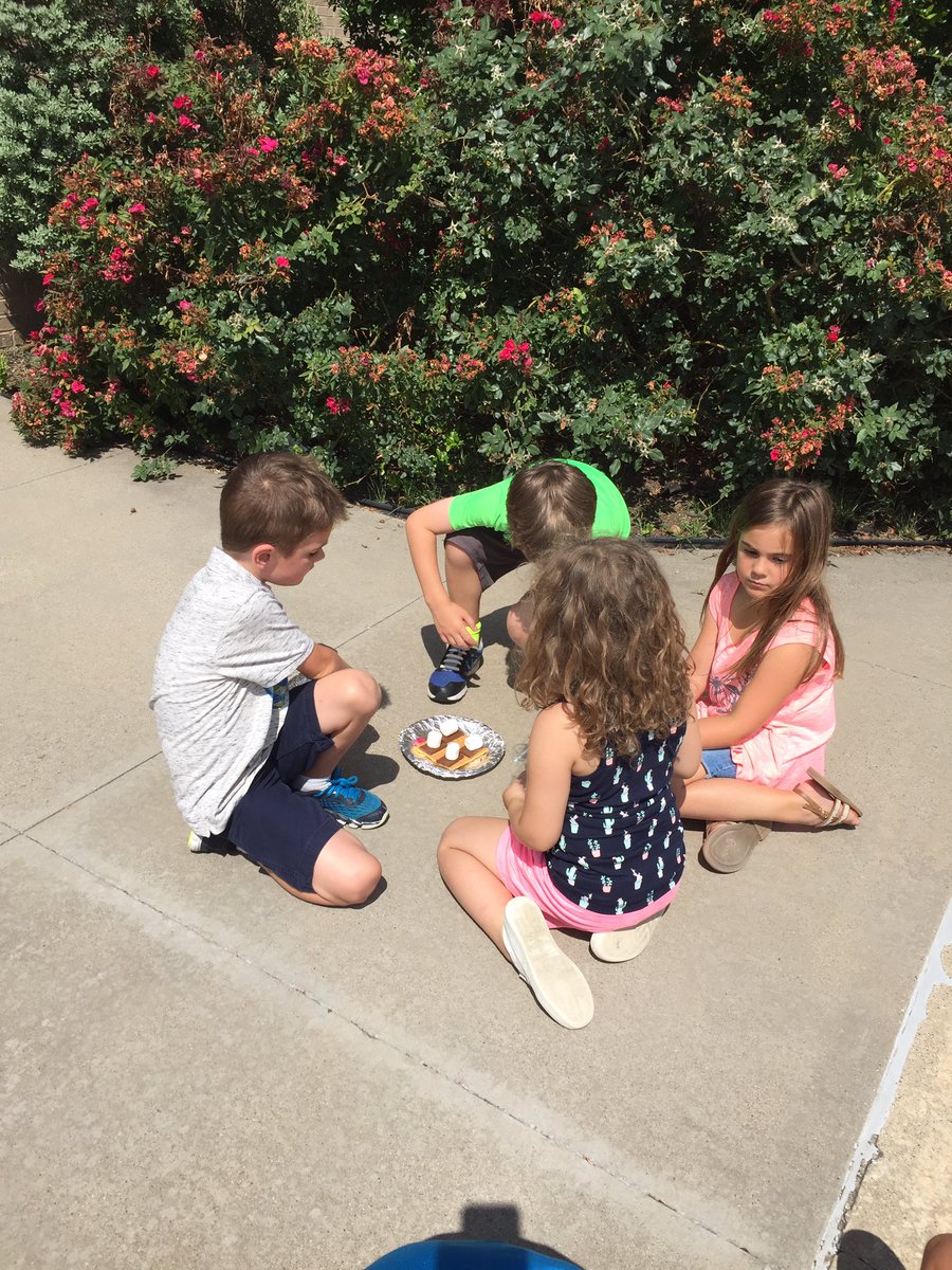 SmithRES1st's tweet photo. Excellent engineering!! Making an oven to "bake" our s'mores!! https://t.co/siuZ2WNk3X
