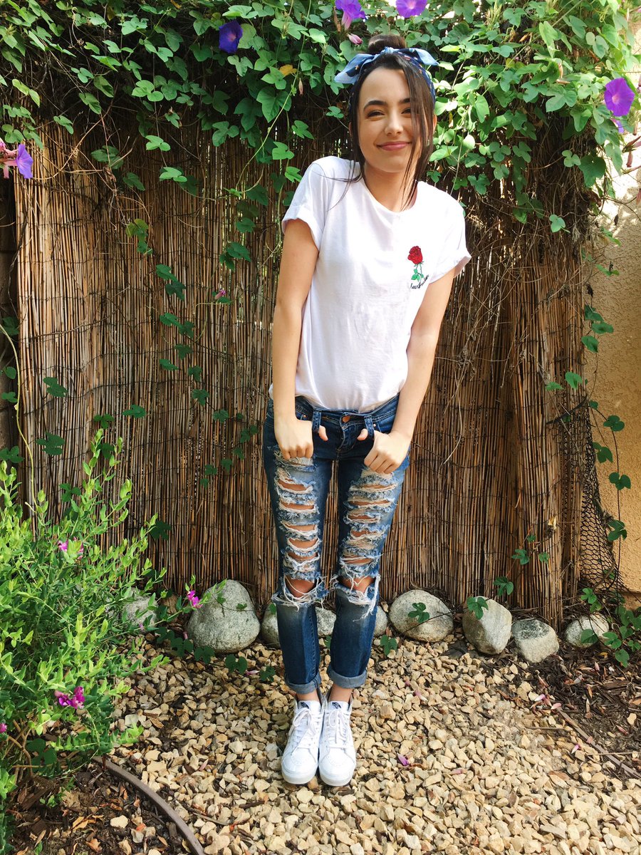 veronicamerrell's tweet photo. 💜😊🌸 https://t.co/UaC9nbn7JL