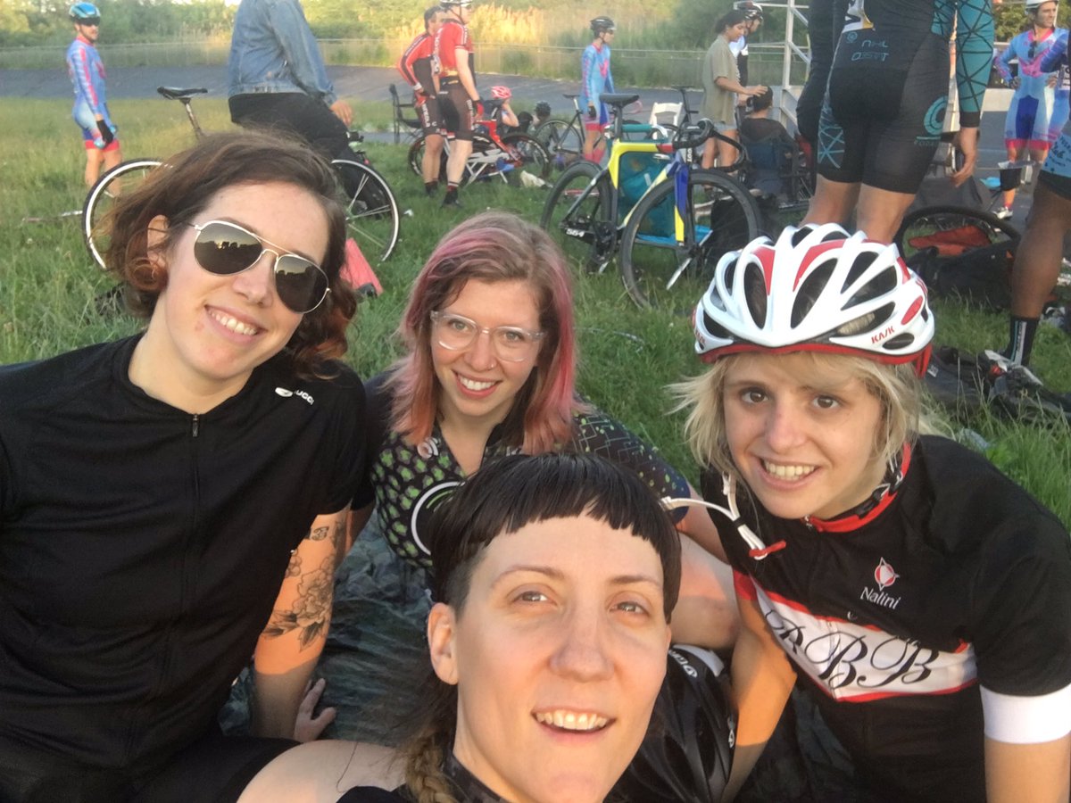 SpinPeaksRacing's tweet photo. 🌞 GOLDEN HOUR AT #kissenatwilightseries 🌞 https://t.co/BHSXQVuxIS