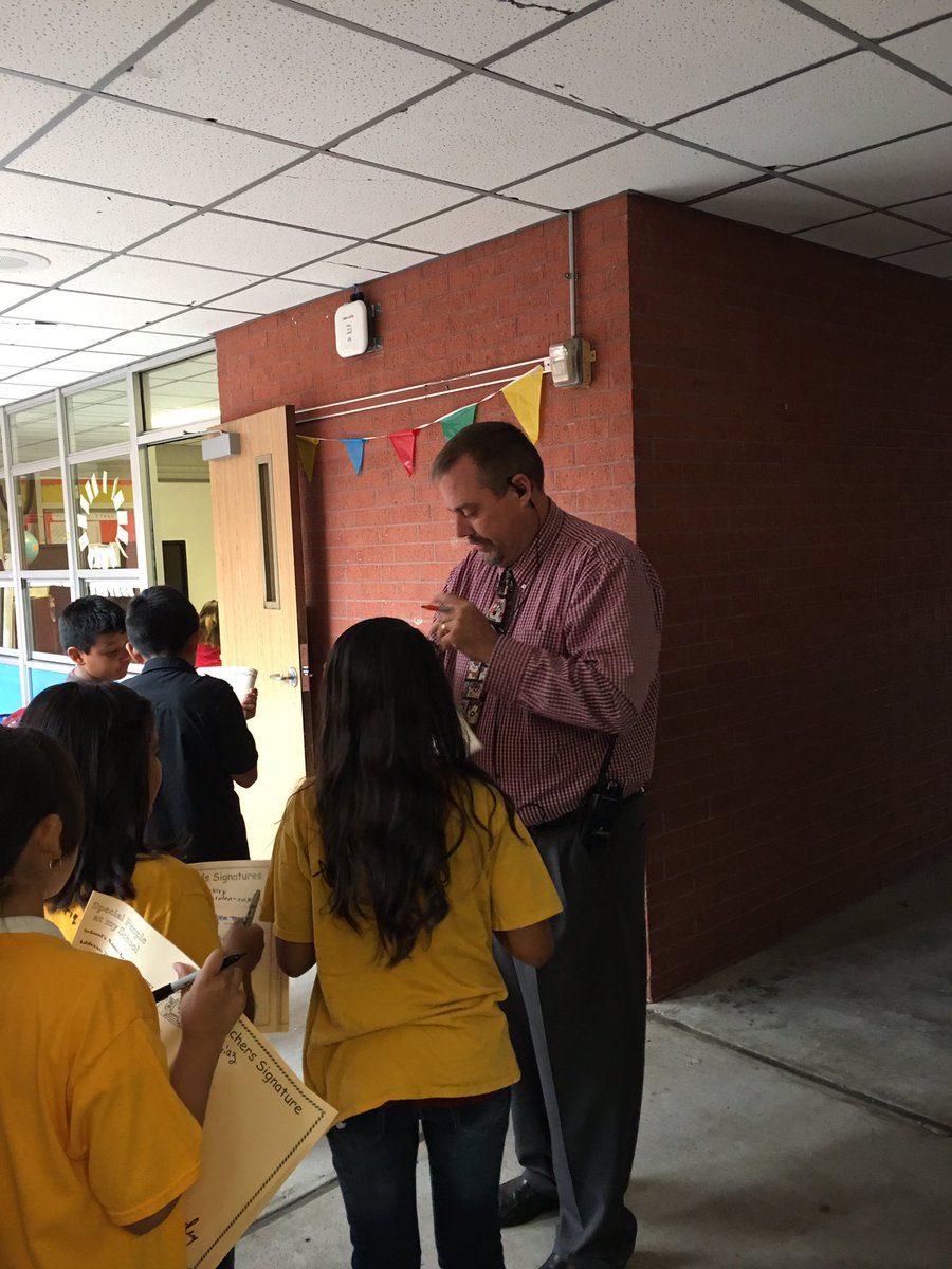 AnaPValenzuela's tweet photo. 4th grade t-shirts and book signing. Kids were super excited. Last full day 😢 @GrayElemEagles @SADubberke @drlindarodz @Chutita68 #willmissu https://t.co/hNzGSM0LhU