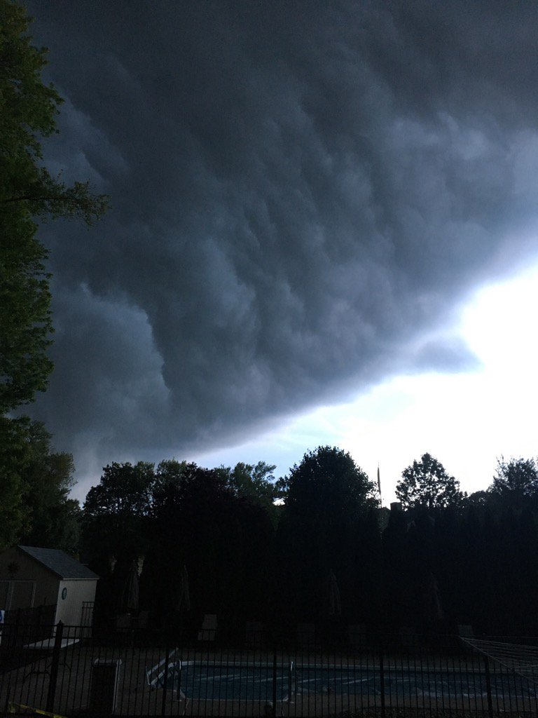 LisaB_CTCPA's tweet photo. Looking ominous in Bristol #wfsb https://t.co/oqScNT3loH