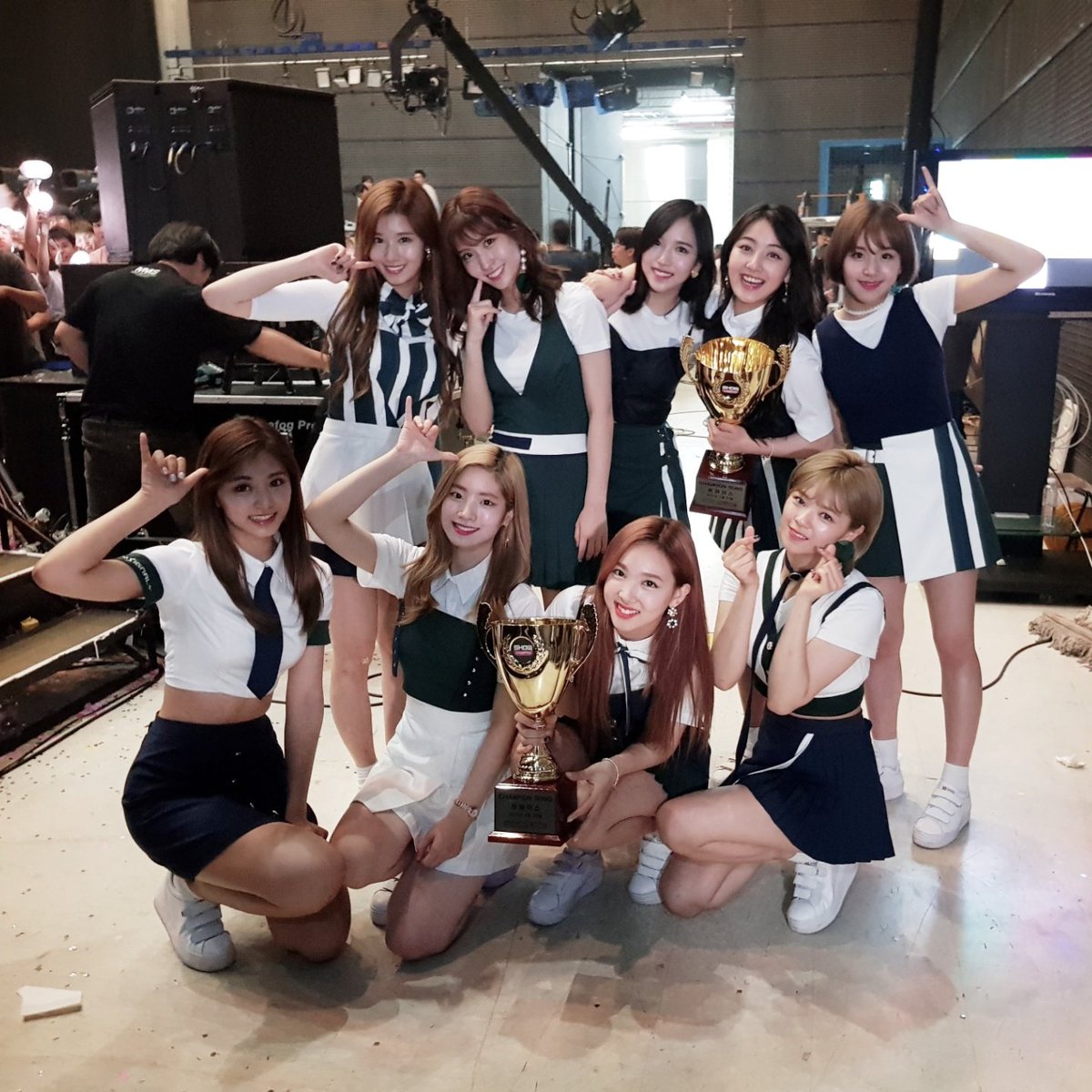 DresMera's tweet photo. 🏆🏆🏆Congratulations @JYPETWICE For Taking 1st Place On Show Champion🏆🏆🏆 #SIGNAL6thWin https://t.co/AoxqE7HbQl