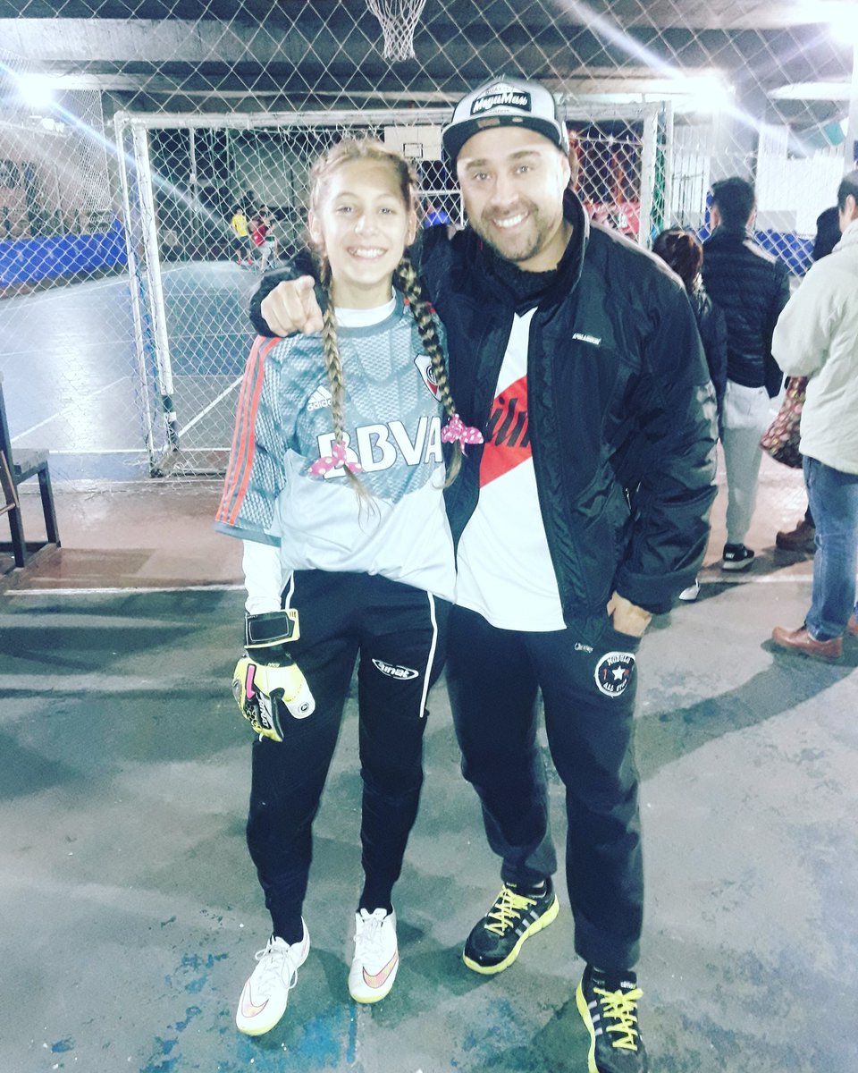 javycapo22's tweet photo. Con la N°1 DEL Arco... Mayte Nuñez  Arquera de la 5 de RIVER!! 👏👏👍👍⚽⚽ https://t.co/OCB2MpVRu9