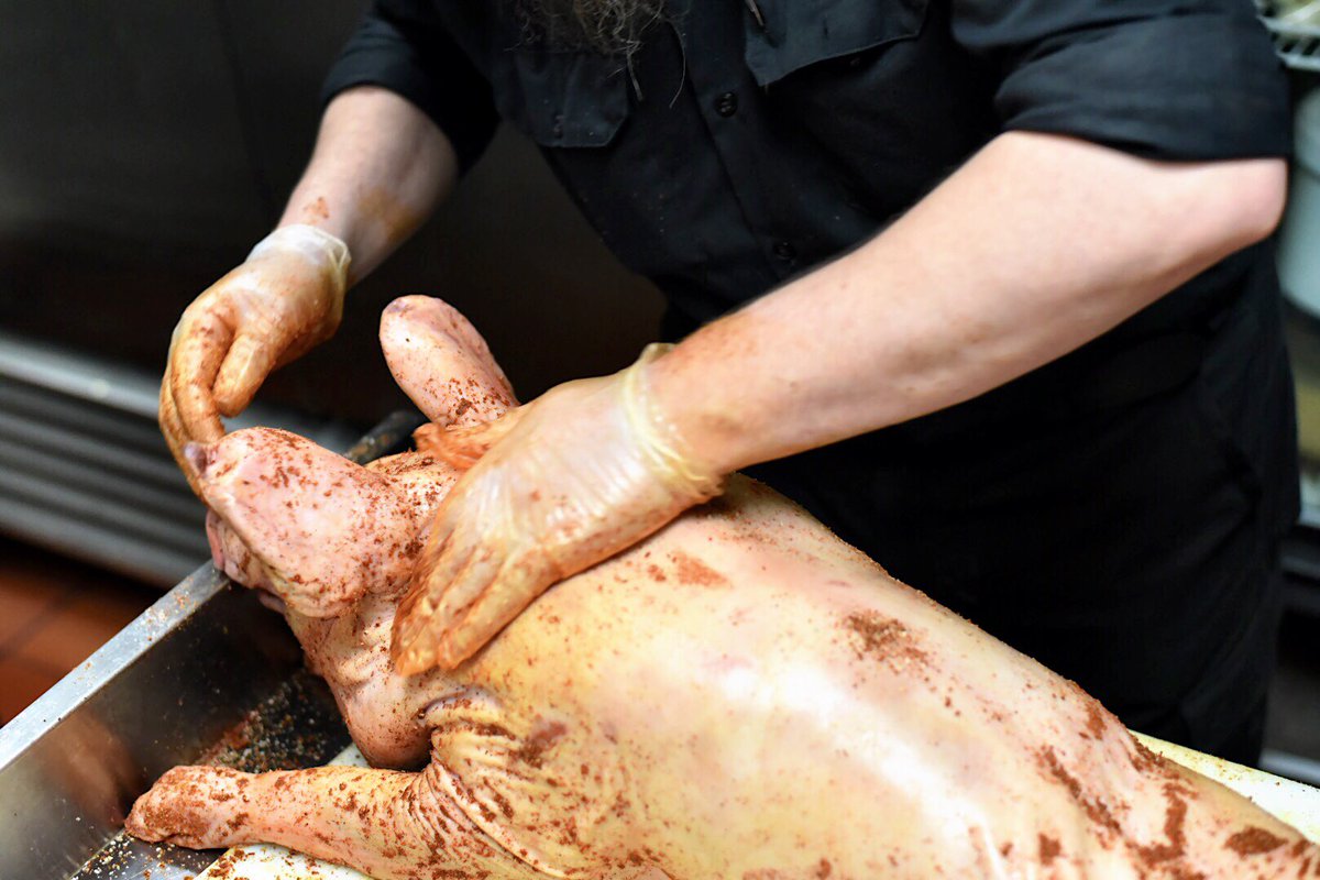 edgarseeya's tweet photo. Sneak peek of the hog for @VCBW's I.P.Hazy cookout at @lamplighter_pub tomorrow. https://t.co/znvImrkuAt