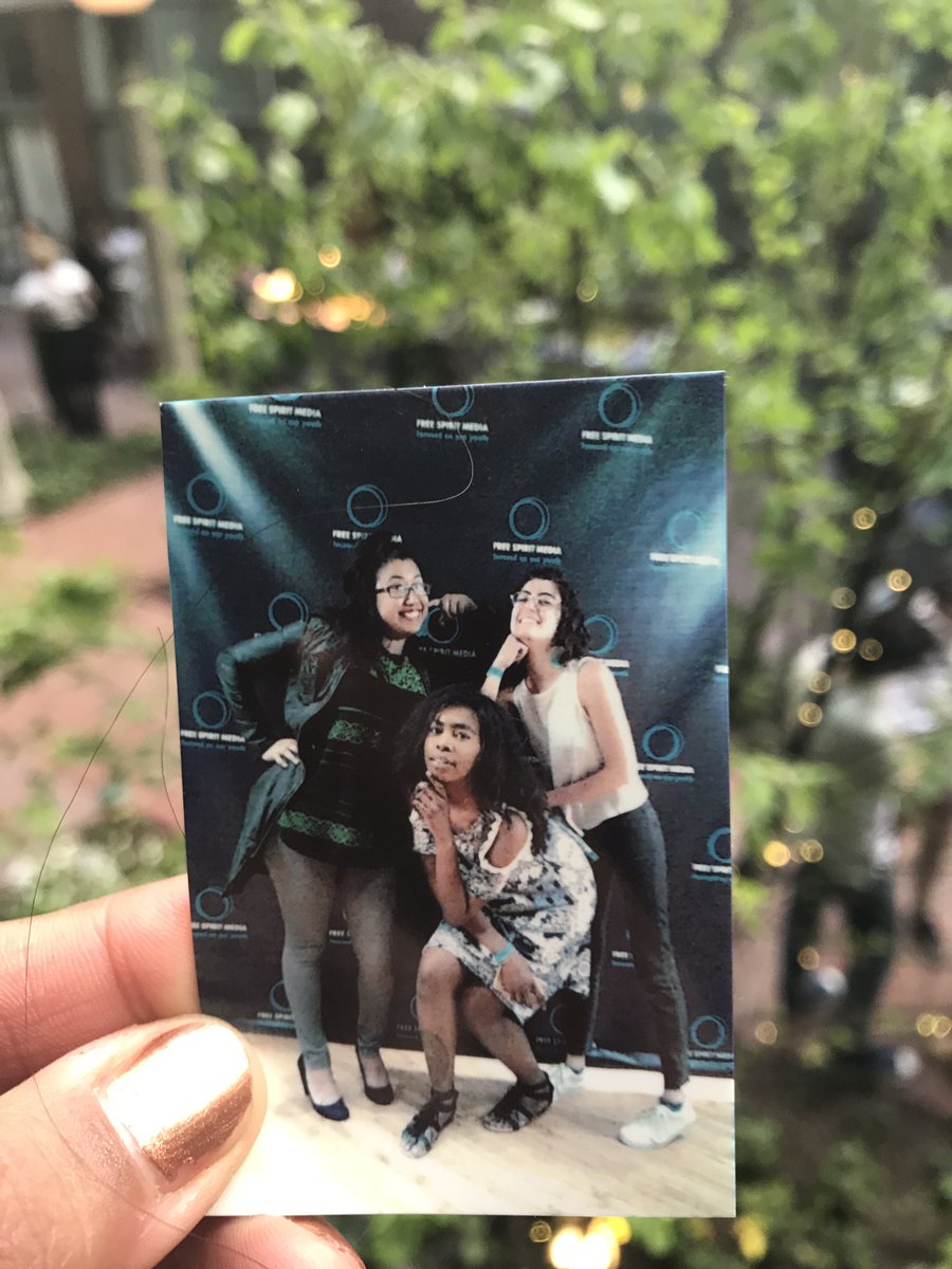 ForThePeopleChi's tweet photo. We here at Free Spirit Media's annual fundraiser at the Ivy Room downtown! Support media for the youth! 🥂🍷📽📹🎥 #fsmfocus https://t.co/87k6O408tZ