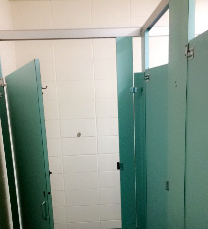 annaliese_bauer's tweet photo. Well the bathroom stalls at KSU are #retromint so ya I think it's meant to be! 💋 #KSU #TPS https://t.co/nB9wQHmQcs