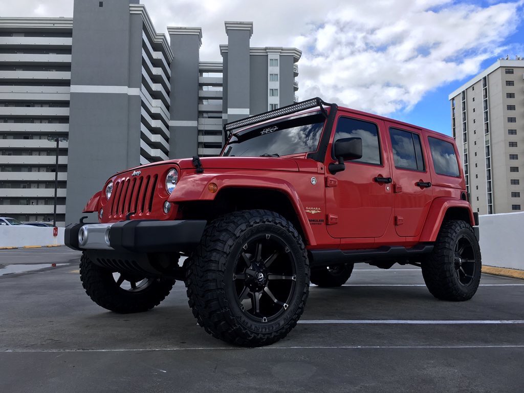JeepLife965's tweet photo. Clean red Sahara. 😍
Owner @JabeM22 https://t.co/Jcje3Oiq4m