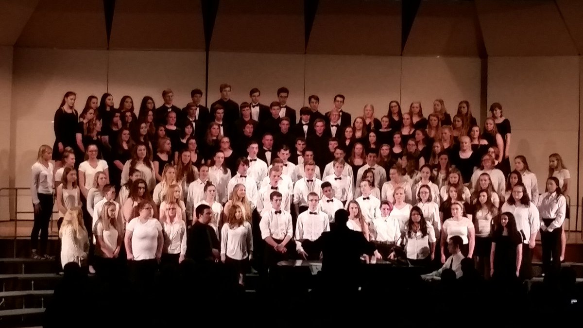 MrBakerQHS's tweet photo. A wonderful concert this evening.  Great job students. Thank you Mr Gaulin. #Qnited https://t.co/zAJaIkuEzh