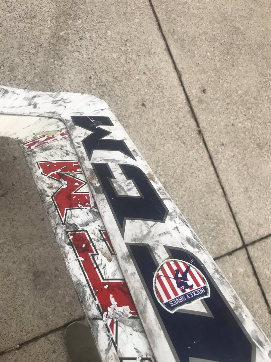 justinmyers3320's tweet photo. When ya know how to use your big stick #goalies #hockey @CCMHockey @Hockey_Saves @IHaveNo5Hole #madeofhockey #slidewithspeed https://t.co/z43S0L99L1