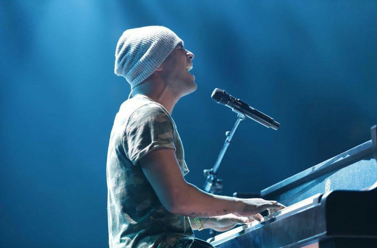 lpz_jenny's tweet photo. Carisma y talento de sobra asi es este increible chico!! ❤ #SePositivoSeLumnay https://t.co/iogEco1kBR