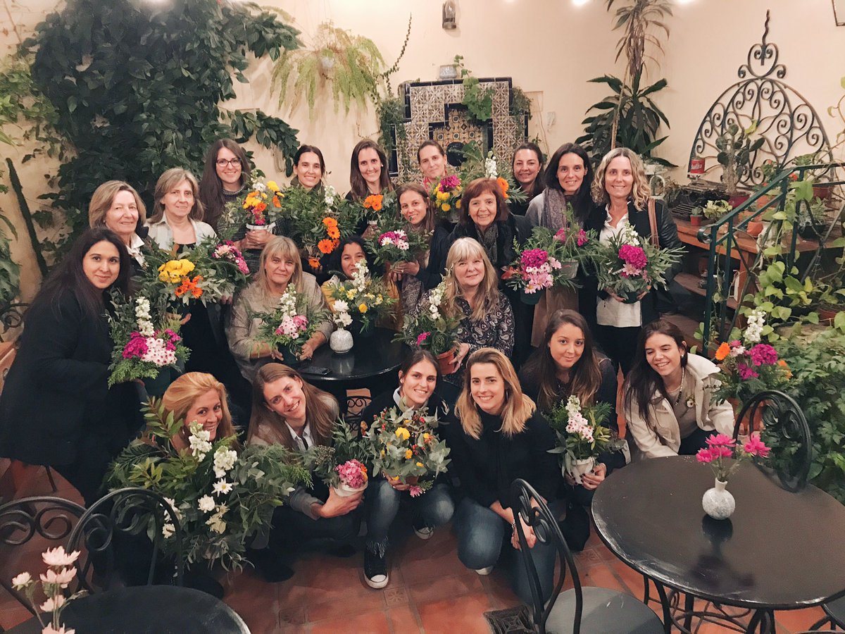 Fin de WORKSHOP: el estilo de las flores🌸🌸🌸🌸🌸GRACIAS a todas por venir 🙌🏻