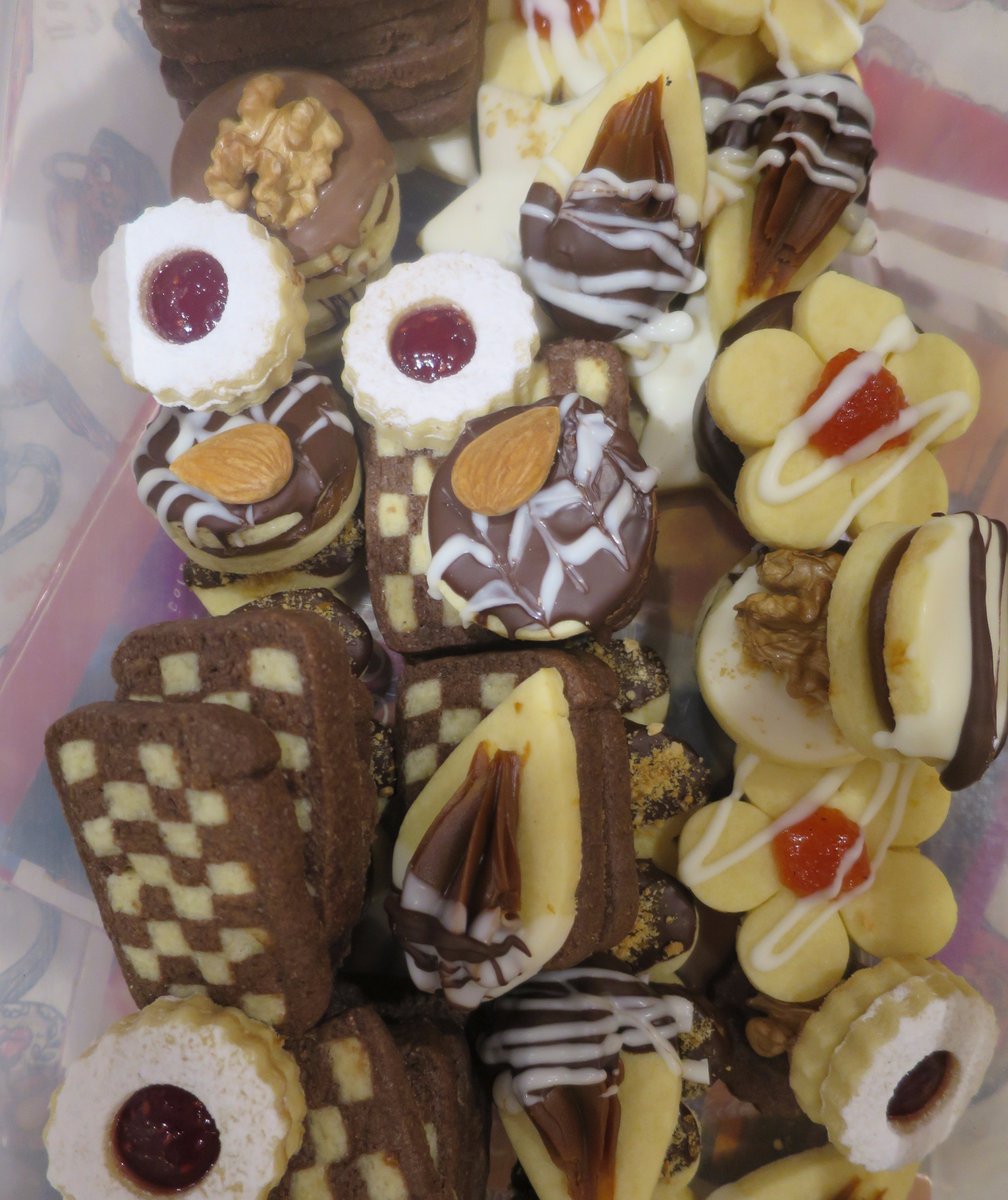 Dosquinceok's tweet photo. 🍪🍪Hace tu pedido de #MasasSecas HOY y te lo llevamos a casa!! 🏍️🤗 Llamanos! #DosQuince #TiendaDePasteles #CateringDeTé #NeuquenCapital https://t.co/vXYKnNjI1i