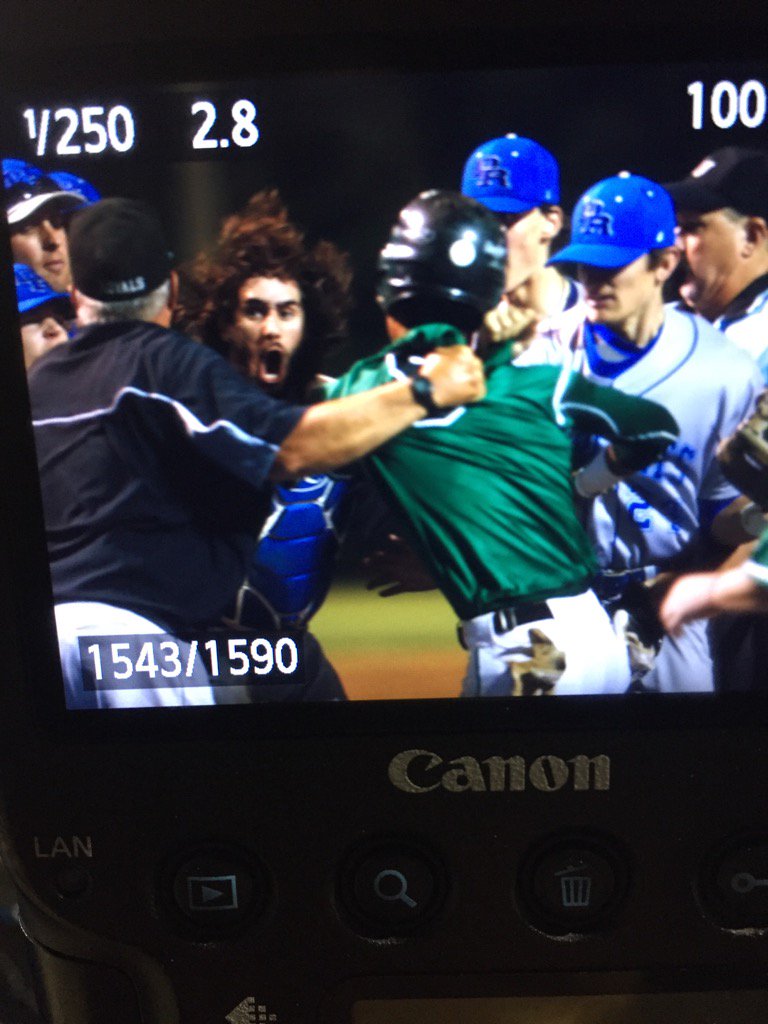 804Varsity's tweet photo. There's nearly a fight between Deep Run and Prince George but players are pried apart. PG leads 5-3. https://t.co/w7mwKMXuGi