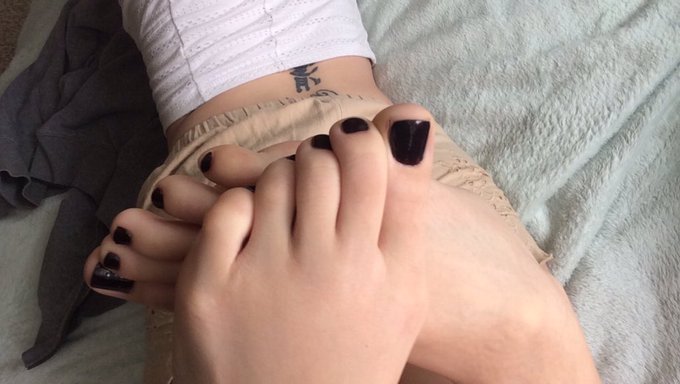 Shout outs to @lilscumdrop who's feet are truly perfection #goals https://t.co/deIXkvAvIb<a class="tags" target="_blank" title="On Twitter" href="/?out=eyJ0eXAiOiJKV1QiLCJhbGciOiJIUzUxMiJ9.eyJpYXQiOjE3MjQ5ODYyMDMsImlzcyI6InR3cG9ybnN0YXJzLmNvbSIsIm5iZiI6MTcyNDk4NjIwMywiZXhwIjoxNzU2NTIyMjAzLCJyZWRpcmVjdF91cmwiOiJodHRwczovL3R3aXR0ZXIuY29tL2xpbHNjdW1kcm9wIn0.j-vXI5lxsUezEcZv_XJvvxCwJQHrONKqWTpyeg6i5j7X1VBmLazxsz9cMYRPy0iz4sxzt_SvsdHbS2iZd9CFqg">@lilscumdrop</a><a href="/tag/goals"class="tags"><span>#goals</span></a>