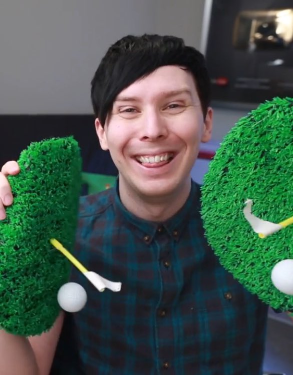 badposturedjh's tweet photo. phil lester smiling to brighten up your day https://t.co/rsNGxGgi3c