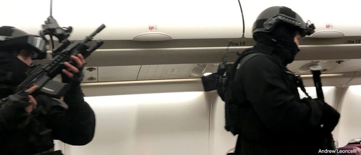 ABC's tweet photo. Malaysia Airlines flight forced to make U-turn after passenger allegedly tries to enter cockpit. https://t.co/npXahFtZWR https://t.co/GHyYDojjeF