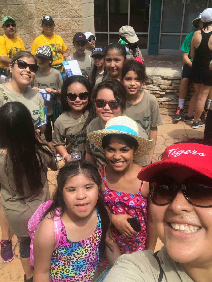 ligerland's tweet photo. Sea World fieldtrip with our amazing 4th Grade students. https://t.co/MnZ0Pq6vYE