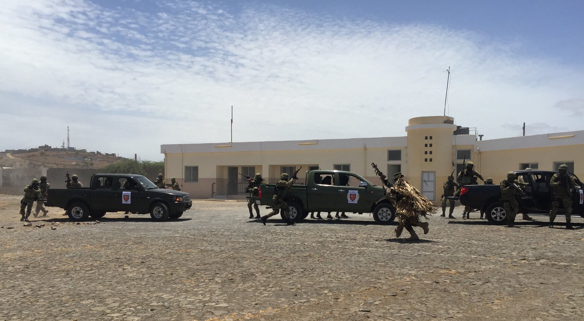 DBN-RYbXsAA8xgf.jpg:large