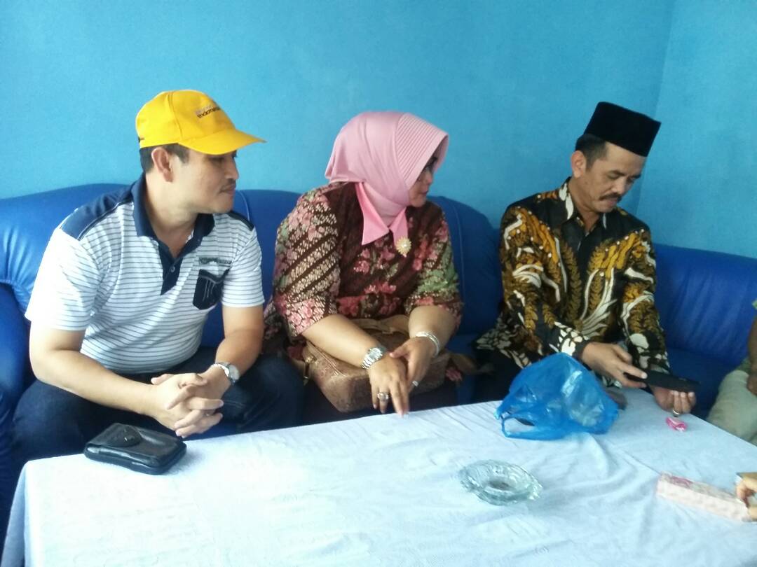 crisiscentrebkl's tweet photo. Pembinaan trpadu dinkes,polda,ketahanan pangan pd pengerajin kerupuk di kab RL. @ridwanmukti1963  @antoniherwan @evarini1962 @poldabengkulu https://t.co/REFvSnwzDs
