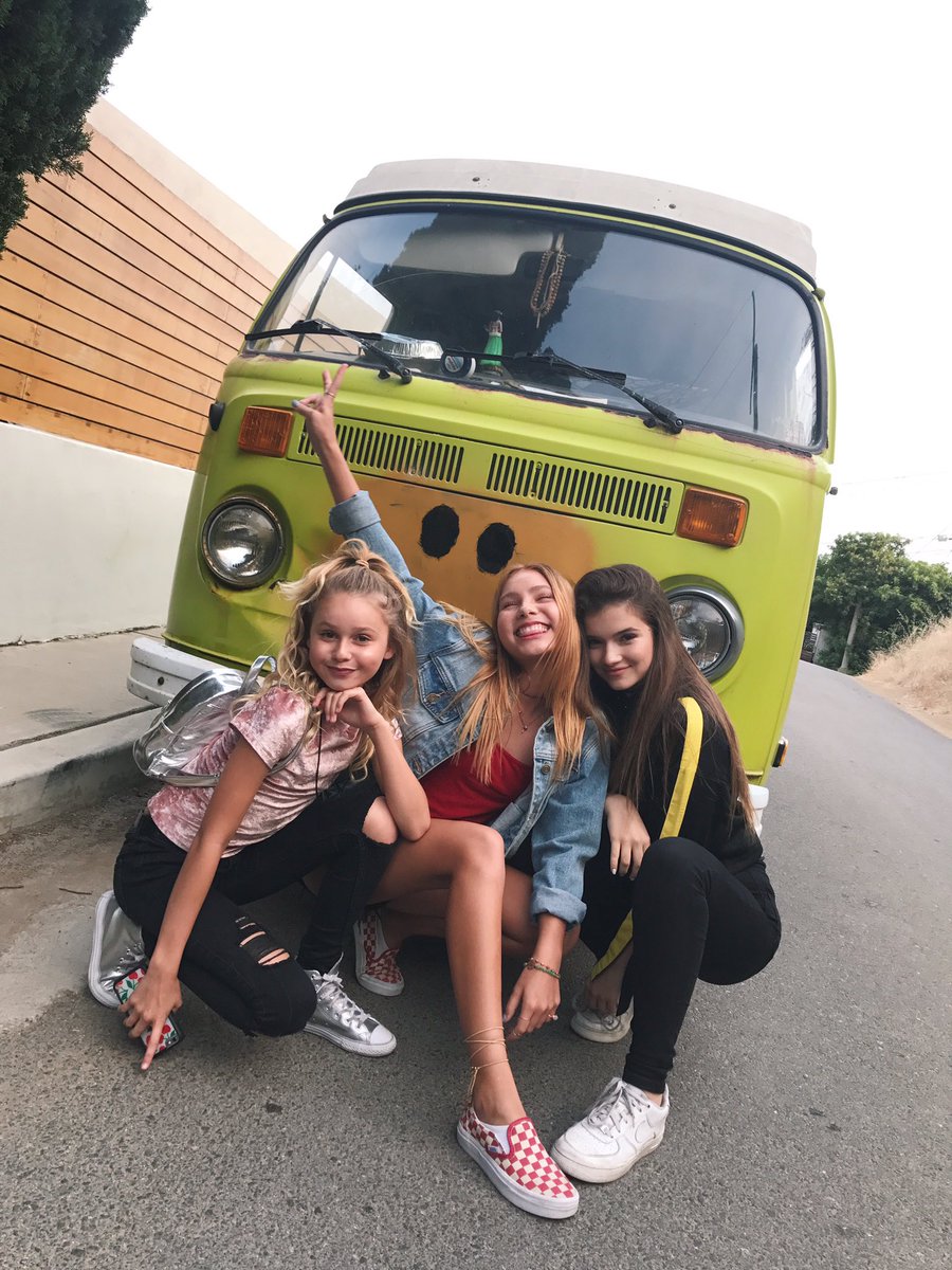 itsnadiaturner's tweet image. 💛💛💛=)