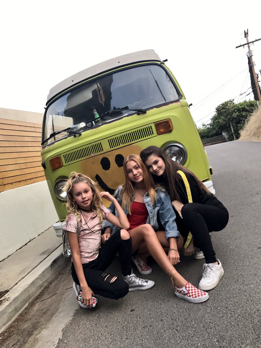 itsnadiaturner's tweet image. 💛💛💛=)