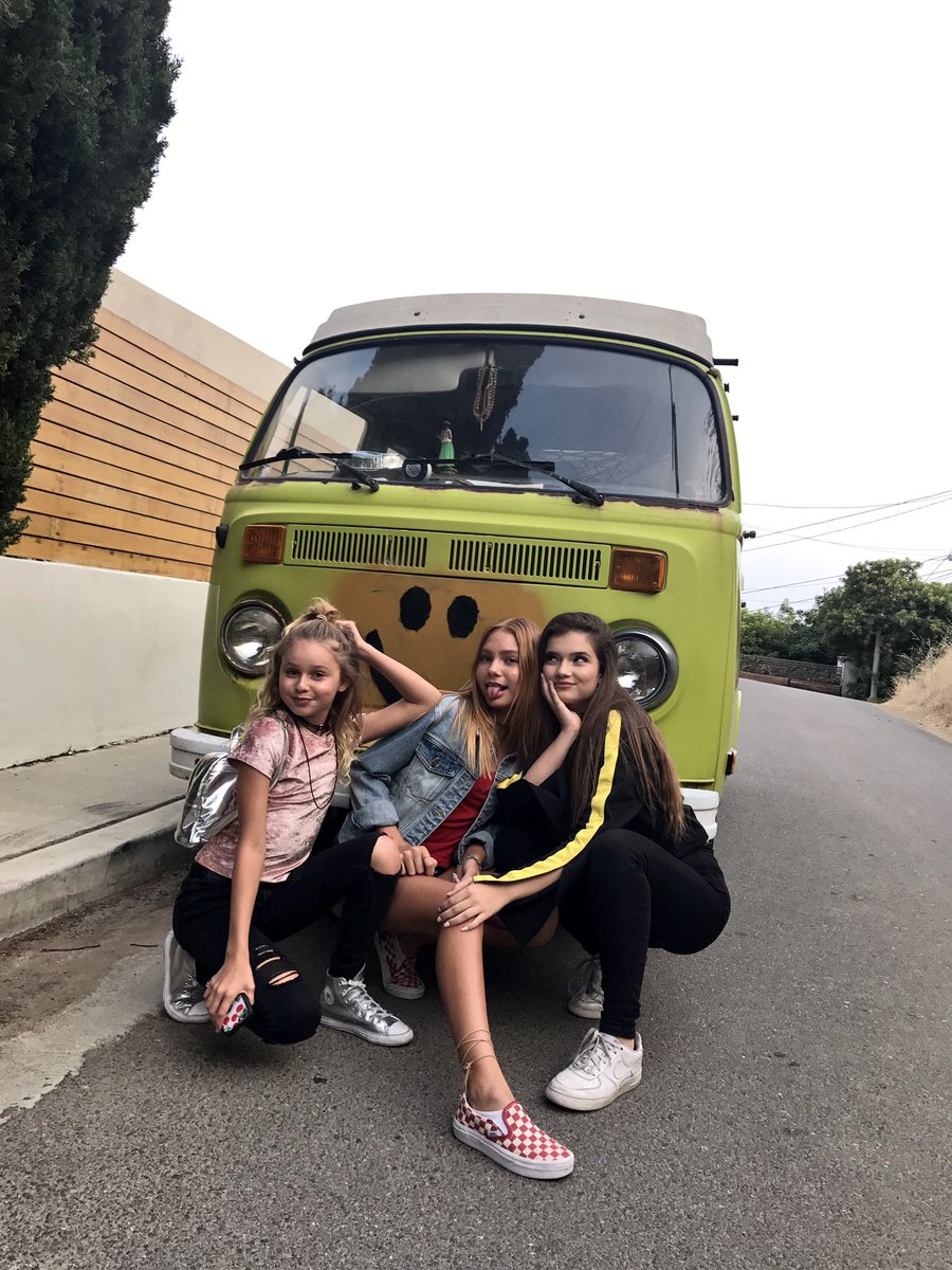 itsnadiaturner's tweet image. 💛💛💛=)