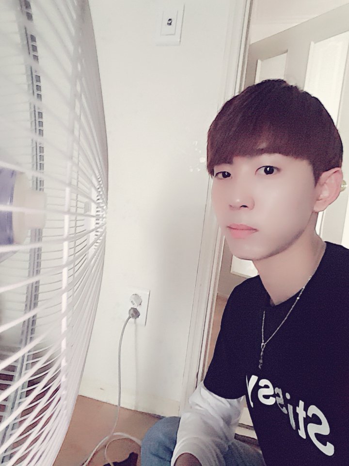 J2KC_'s tweet photo. #민 여기는 대구!! 민쿤의 집입니다.😎
마치 아프리카처럼?? 너무너무 더워요 살려줘😅 제둥이들도 더위 조심해요❤
#皆さんも気をつけて #会いたい https://t.co/Vc22RcWDdR